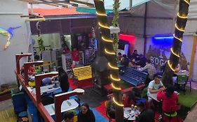 Hostal Gastro Bar Casa Colibrí